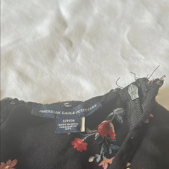 American Eagle Outfitters Black Floral Romper - Picture 2 of 8
